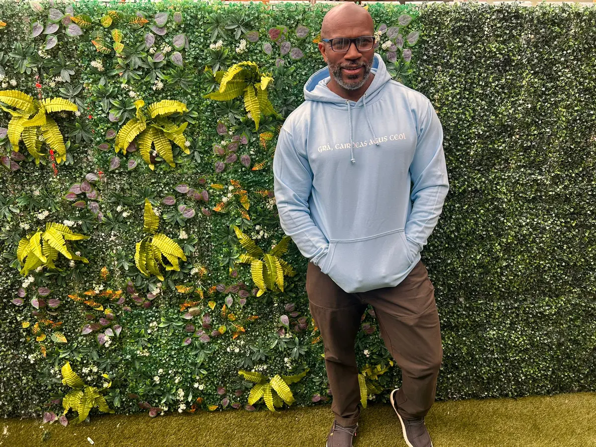 Grá Duit Adult Hoodie — view 4