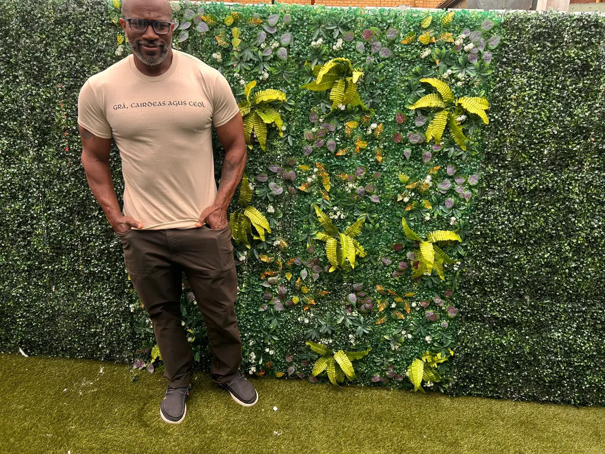 Grá Duit Adult T‑shirt